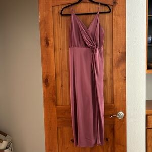 ASTR the label size m mauve satin midi dress with slit